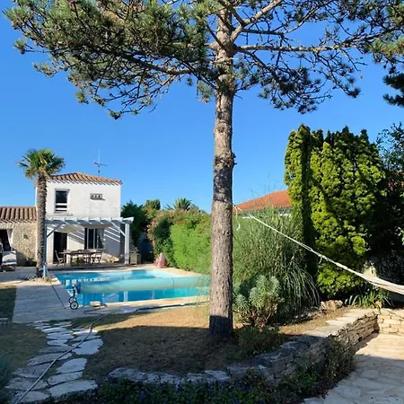 Casa de Férias Jolie Maison Avec Piscine A Les Bains